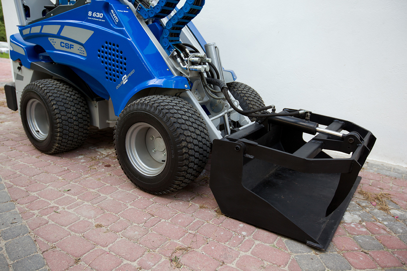Grapple Bucket for mini loaders MultiOne Featured 03.