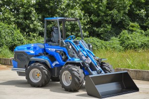 MultiOne mini loader 10 series with bucket without operator